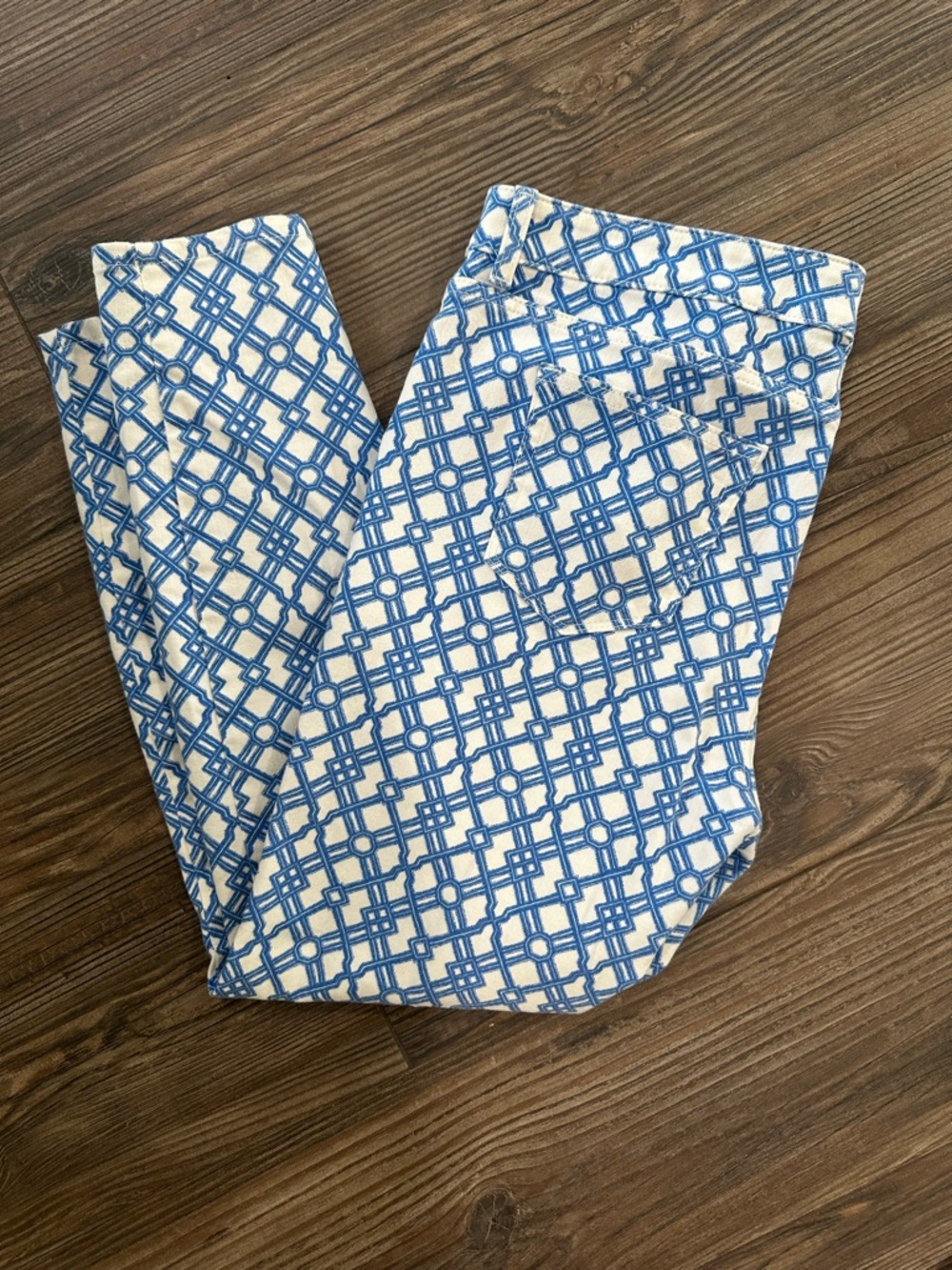 Vineyard Vines Blue & White Lattice Ankle Jeans - Picture 2 of 10